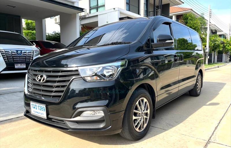 รถตู้มือสอง HYUNDAI H-1 รถปี 2020