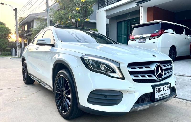 รถเก๋งมือสอง MERCEDES BENZ GLA250 รถปี 2017