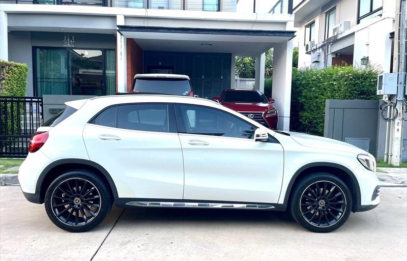 ขายรถเก๋งมือสอง-mercedes-benz-เมอร์เซเดสเบนซ์-gla250-รถปี2017-รหัส83776-68deafd5.jpg ขายรถเก๋งมือสอง-mercedes-benz-เมอร์เซเดสเบนซ์-gla250-รถปี2017-รหัส83776-68deafd5.jpg