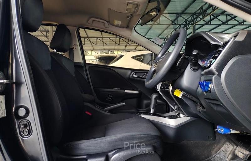 ขายรถเก๋งมือสอง-honda-ฮอนด้า-city-ซิตี้-รถปี2015-รหัส83827-b213599b.jpg ขายรถเก๋งมือสอง-honda-ฮอนด้า-city-ซิตี้-รถปี2015-รหัส83827-b213599b.jpg
