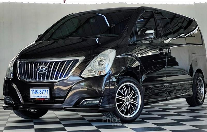 รถตู้มือสอง HYUNDAI H-1 รถปี 2017