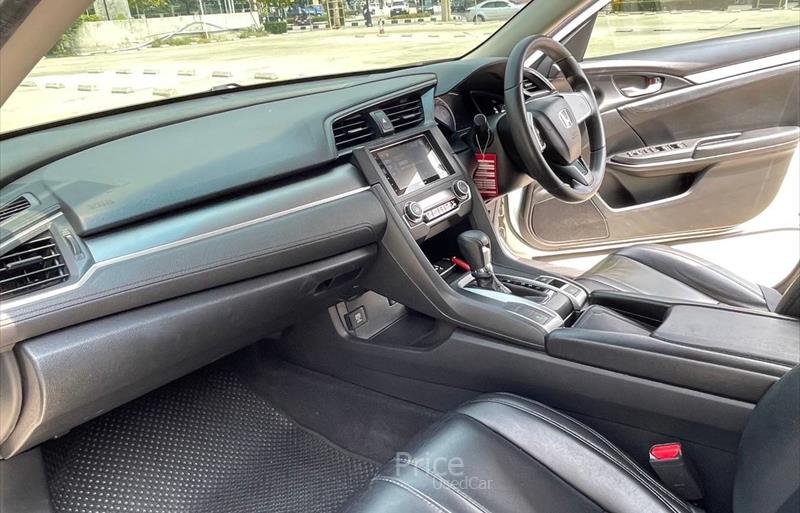 ขายรถเก๋งมือสอง-honda-ฮอนด้า-civic-ซีวิค-รถปี2016-รหัส83935-e3cf3302.jpg ขายรถเก๋งมือสอง-honda-ฮอนด้า-civic-ซีวิค-รถปี2016-รหัส83935-e3cf3302.jpg