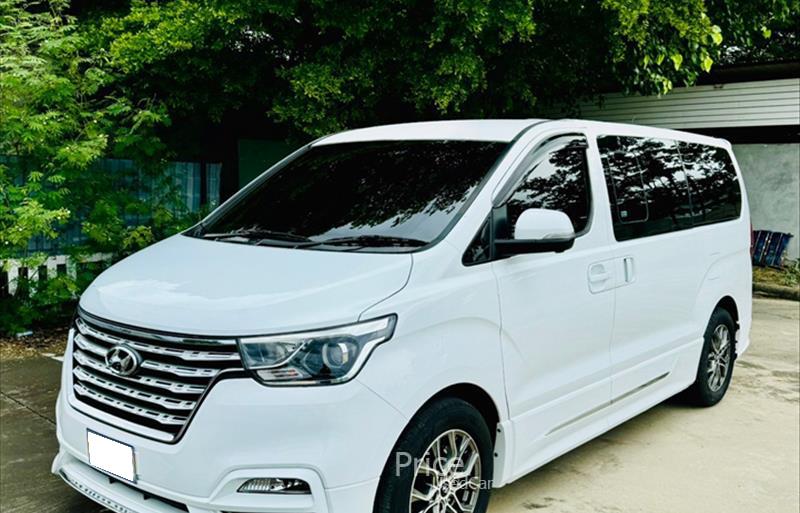 รถตู้มือสอง HYUNDAI H-1 รถปี 2020