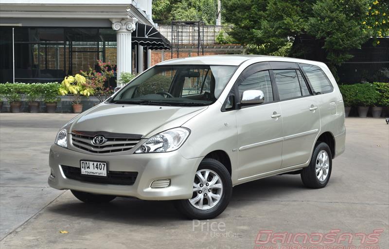 รถตู้มือสอง TOYOTA INNOVA รถปี 2011