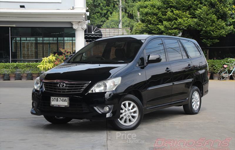 รถตู้มือสอง TOYOTA INNOVA รถปี 2015