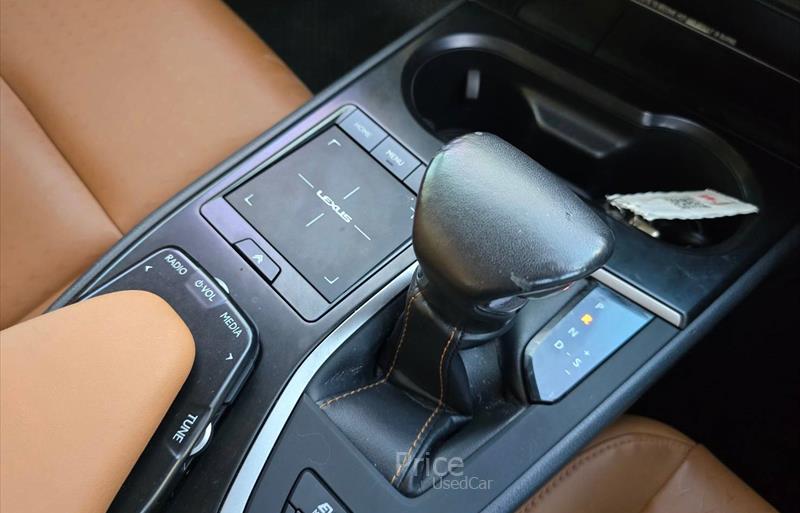 ขายรถ-suv-มือสอง-lexus-เลกซัส-ux-ยูเอ็กซ์-รถปี2019-รหัส84061-5613df72.jpg ขายรถ-suv-มือสอง-lexus-เลกซัส-ux-ยูเอ็กซ์-รถปี2019-รหัส84061-5613df72.jpg