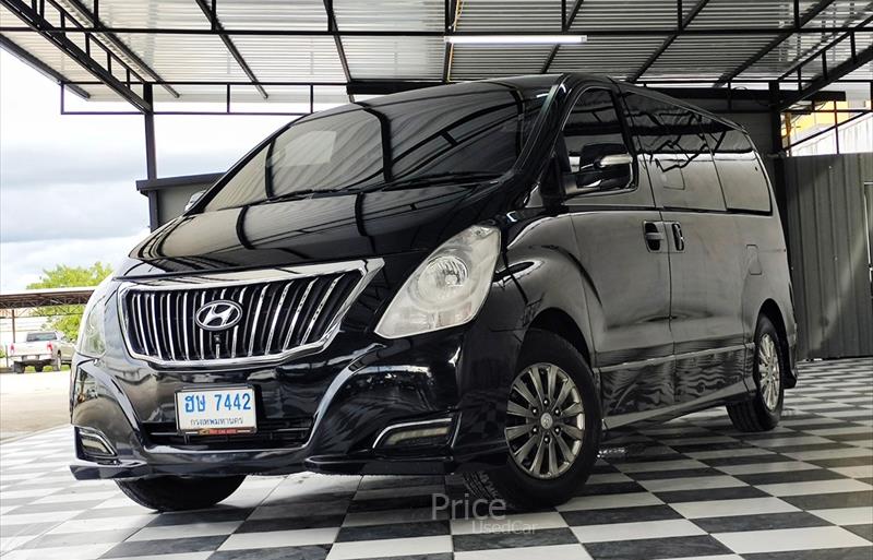 รถตู้มือสอง HYUNDAI H-1 รถปี 2016
