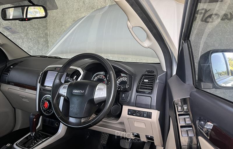 ขายรถ-suv-มือสอง-isuzu-อีซูซุ-mu-x-มิวเอ็กซ์-รถปี2018-รหัส84172-c2d2ef24.jpg ขายรถ-suv-มือสอง-isuzu-อีซูซุ-mu-x-มิวเอ็กซ์-รถปี2018-รหัส84172-c2d2ef24.jpg