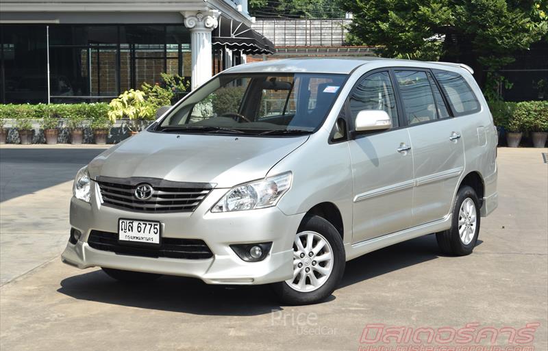 รถตู้มือสอง TOYOTA INNOVA รถปี 2011