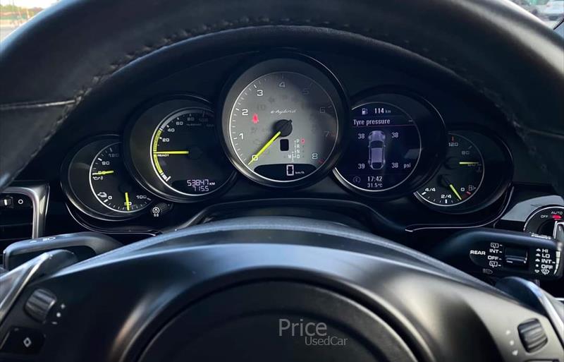 ขายรถเก๋งมือสอง-porsche-ปอร์เช่-panamera-รถปี2016-รหัส84224-9eb8100f.jpg ขายรถเก๋งมือสอง-porsche-ปอร์เช่-panamera-รถปี2016-รหัส84224-9eb8100f.jpg