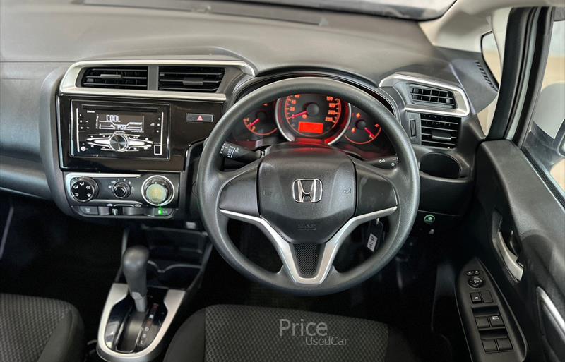 ขายรถเก๋งมือสอง-honda-ฮอนด้า-jazz-แจ๊ส-รถปี2018-รหัส84257-1f128d7e.jpg ขายรถเก๋งมือสอง-honda-ฮอนด้า-jazz-แจ๊ส-รถปี2018-รหัส84257-1f128d7e.jpg