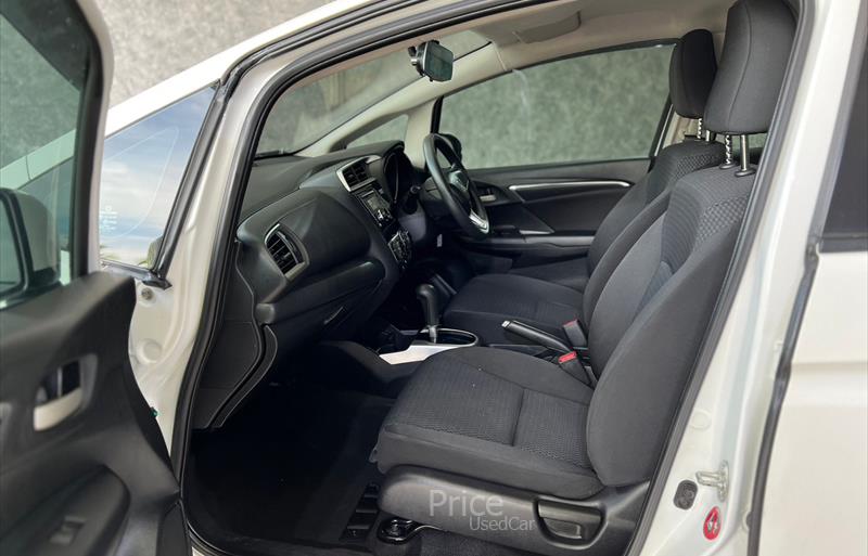 ขายรถเก๋งมือสอง-honda-ฮอนด้า-jazz-แจ๊ส-รถปี2018-รหัส84257-f2e82180.jpg ขายรถเก๋งมือสอง-honda-ฮอนด้า-jazz-แจ๊ส-รถปี2018-รหัส84257-f2e82180.jpg