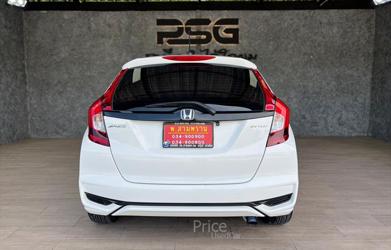 ขายรถเก๋งมือสอง-honda-ฮอนด้า-jazz-แจ๊ส-รถปี2018-รหัส84257-fb15877a.jpg ขายรถเก๋งมือสอง-honda-ฮอนด้า-jazz-แจ๊ส-รถปี2018-รหัส84257-fb15877a.jpg