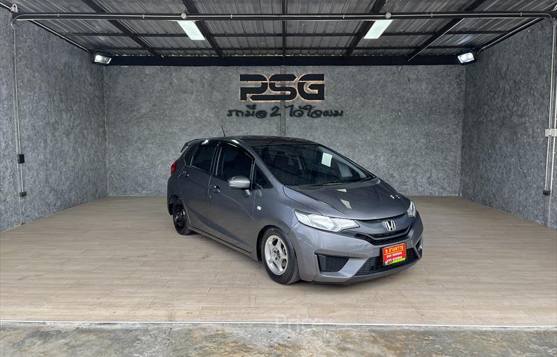 ขายรถเก๋งมือสอง-honda-ฮอนด้า-jazz-แจ๊ส-รถปี2016-รหัส84321-a3b0f020.jpg ขายรถเก๋งมือสอง-honda-ฮอนด้า-jazz-แจ๊ส-รถปี2016-รหัส84321-a3b0f020.jpg