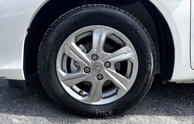 ขายรถเก๋งมือสอง-honda-ฮอนด้า-brio-amaze-บริโอ-อเมซ-รถปี2017-รหัส84474-15d5bded.jpg ขายรถเก๋งมือสอง-honda-ฮอนด้า-brio-amaze-บริโอ-อเมซ-รถปี2017-รหัส84474-15d5bded.jpg