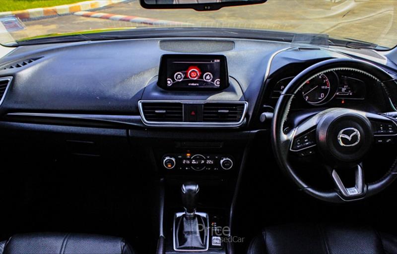 ขายรถเก๋งมือสอง-mazda-มาสด้า-3-สาม-รถปี2018-รหัส84704-8361aff4.jpg ขายรถเก๋งมือสอง-mazda-มาสด้า-3-สาม-รถปี2018-รหัส84704-8361aff4.jpg