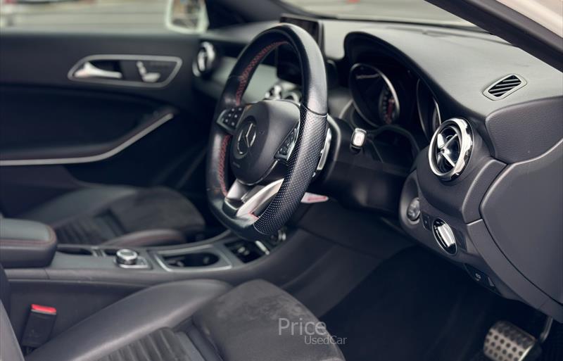 ขายรถเก๋งมือสอง-mercedes-benz-เมอร์เซเดสเบนซ์-gla250-รถปี2018-รหัส84945-c8d1304c.jpg ขายรถเก๋งมือสอง-mercedes-benz-เมอร์เซเดสเบนซ์-gla250-รถปี2018-รหัส84945-c8d1304c.jpg