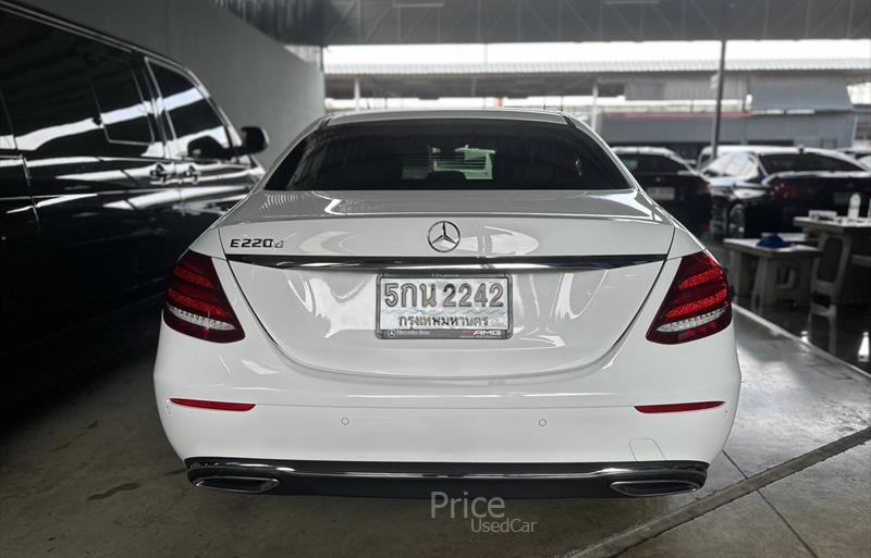 ขายรถเก๋งมือสอง-mercedes-benz-เมอร์เซเดสเบนซ์-e220-รถปี2016-รหัส84959-7f293eda.jpg ขายรถเก๋งมือสอง-mercedes-benz-เมอร์เซเดสเบนซ์-e220-รถปี2016-รหัส84959-7f293eda.jpg