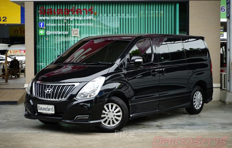 รถตู้มือสอง HYUNDAI H-1 รถปี 2017