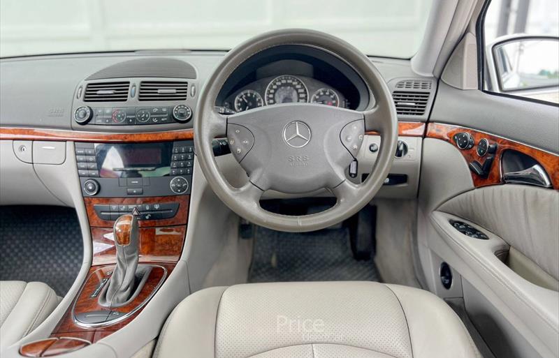 ขายรถเก๋งมือสอง-mercedes-benz-เมอร์เซเดสเบนซ์-e200-อีสองศูนย์ศูนย์-รถปี2004-รหัส85073-f58b9830.jpg ขายรถเก๋งมือสอง-mercedes-benz-เมอร์เซเดสเบนซ์-e200-อีสองศูนย์ศูนย์-รถปี2004-รหัส85073-f58b9830.jpg