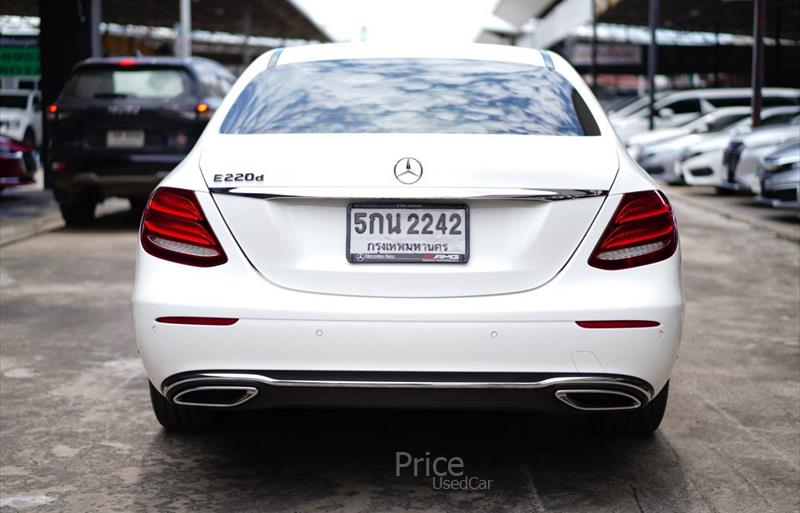 ขายรถเก๋งมือสอง-mercedes-benz-เมอร์เซเดสเบนซ์-e220-รถปี2016-รหัส85205-77302a45.jpg ขายรถเก๋งมือสอง-mercedes-benz-เมอร์เซเดสเบนซ์-e220-รถปี2016-รหัส85205-77302a45.jpg