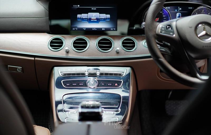 ขายรถเก๋งมือสอง-mercedes-benz-เมอร์เซเดสเบนซ์-e220-รถปี2016-รหัส85205-c09a3819.jpg ขายรถเก๋งมือสอง-mercedes-benz-เมอร์เซเดสเบนซ์-e220-รถปี2016-รหัส85205-c09a3819.jpg