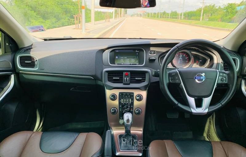 ขายรถเก๋งมือสอง-volvo-วอลโว่-v40-รถปี2013-รหัส85212-39ab0572.jpg ขายรถเก๋งมือสอง-volvo-วอลโว่-v40-รถปี2013-รหัส85212-39ab0572.jpg
