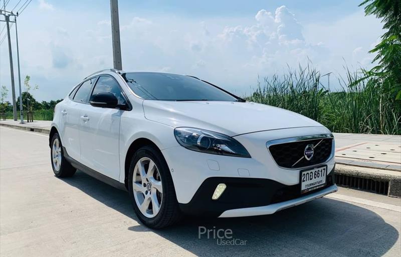 ขายรถเก๋งมือสอง-volvo-วอลโว่-v40-รถปี2013-รหัส85212-b19dfbca.jpg ขายรถเก๋งมือสอง-volvo-วอลโว่-v40-รถปี2013-รหัส85212-b19dfbca.jpg