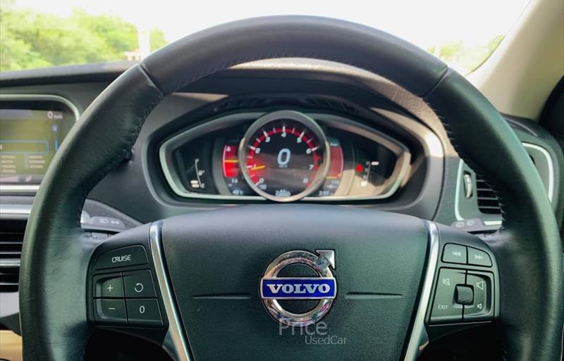 ขายรถเก๋งมือสอง-volvo-วอลโว่-v40-รถปี2013-รหัส85212-b2acff7e.jpg ขายรถเก๋งมือสอง-volvo-วอลโว่-v40-รถปี2013-รหัส85212-b2acff7e.jpg