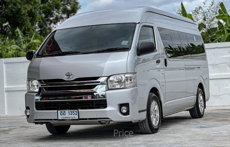 รถตู้มือสอง TOYOTA COMMUTER รถปี 2019