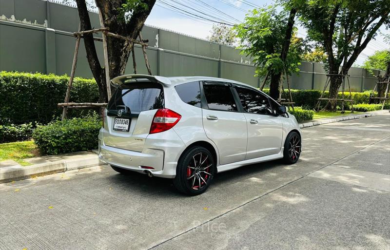 ขายรถเก๋งมือสอง-honda-ฮอนด้า-jazz-แจ๊ส-รถปี2013-รหัส85384-04d50a49.jpg ขายรถเก๋งมือสอง-honda-ฮอนด้า-jazz-แจ๊ส-รถปี2013-รหัส85384-04d50a49.jpg