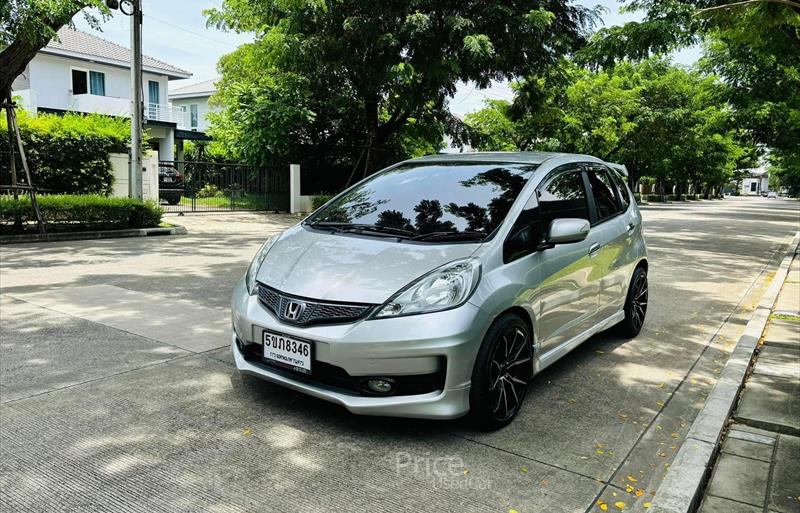 รถเก๋งมือสอง HONDA JAZZ รถปี 2013