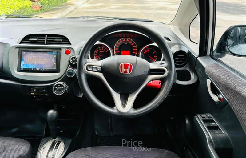 ขายรถเก๋งมือสอง-honda-ฮอนด้า-jazz-แจ๊ส-รถปี2013-รหัส85384-fdd5099d.jpg ขายรถเก๋งมือสอง-honda-ฮอนด้า-jazz-แจ๊ส-รถปี2013-รหัส85384-fdd5099d.jpg