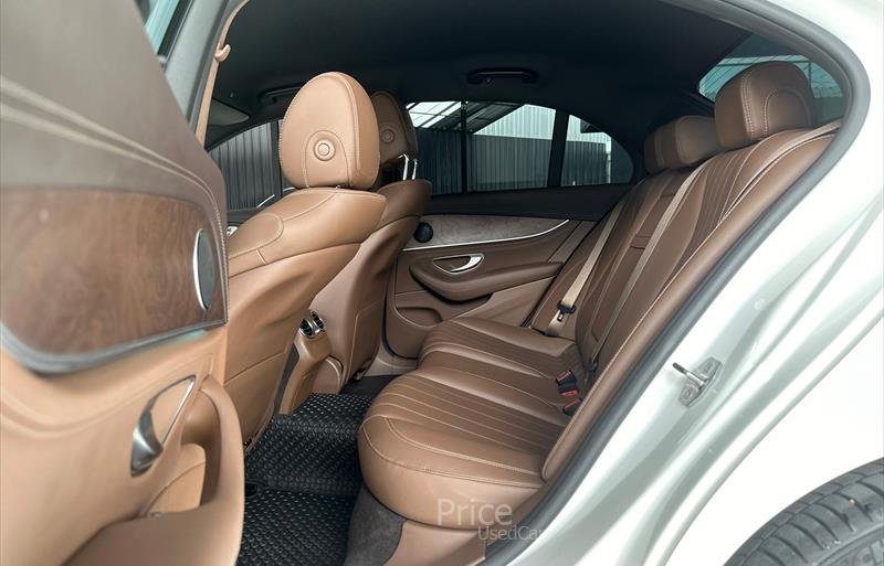 ขายรถเก๋งมือสอง-mercedes-benz-เมอร์เซเดสเบนซ์-e220-รถปี2016-รหัส85387-00d3c49f.jpg ขายรถเก๋งมือสอง-mercedes-benz-เมอร์เซเดสเบนซ์-e220-รถปี2016-รหัส85387-00d3c49f.jpg
