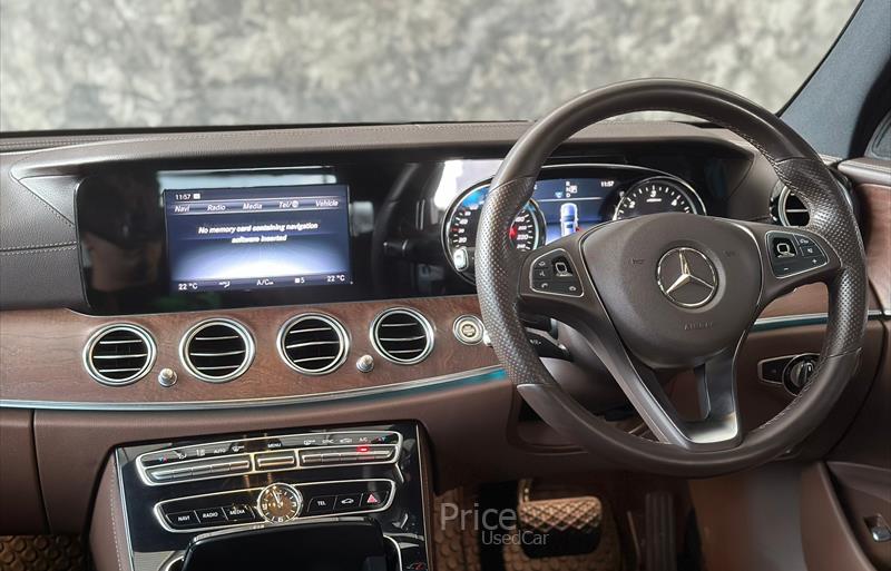 ขายรถเก๋งมือสอง-mercedes-benz-เมอร์เซเดสเบนซ์-e220-รถปี2016-รหัส85387-5d7dfd2b.jpg ขายรถเก๋งมือสอง-mercedes-benz-เมอร์เซเดสเบนซ์-e220-รถปี2016-รหัส85387-5d7dfd2b.jpg