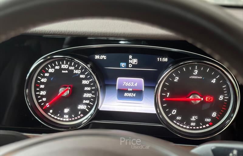 ขายรถเก๋งมือสอง-mercedes-benz-เมอร์เซเดสเบนซ์-e220-รถปี2016-รหัส85387-b818b518.jpg ขายรถเก๋งมือสอง-mercedes-benz-เมอร์เซเดสเบนซ์-e220-รถปี2016-รหัส85387-b818b518.jpg