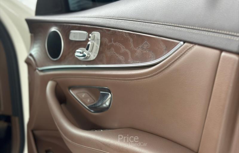 ขายรถเก๋งมือสอง-mercedes-benz-เมอร์เซเดสเบนซ์-e220-รถปี2016-รหัส85387-cff02f55.jpg ขายรถเก๋งมือสอง-mercedes-benz-เมอร์เซเดสเบนซ์-e220-รถปี2016-รหัส85387-cff02f55.jpg
