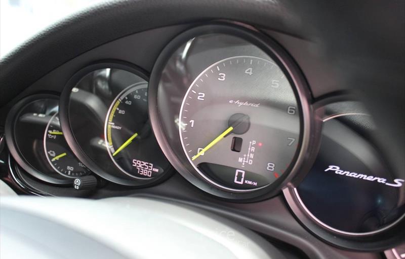 ขายรถเก๋งมือสอง-porsche-ปอร์เช่-panamera-รถปี2014-รหัส85864-a9ca9228.jpg ขายรถเก๋งมือสอง-porsche-ปอร์เช่-panamera-รถปี2014-รหัส85864-a9ca9228.jpg