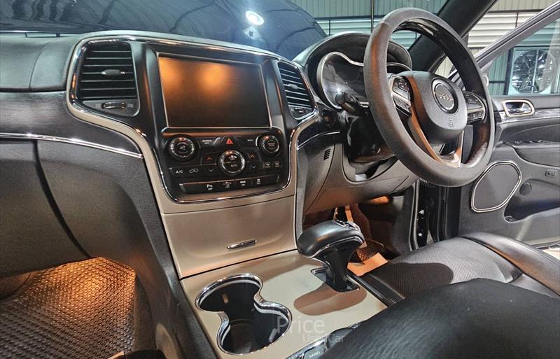 ขายรถ-suv-มือสอง-jeep-จี๊ป-grand-cherokee-รถปี2016-รหัส85959-a19b2c64.jpg ขายรถ-suv-มือสอง-jeep-จี๊ป-grand-cherokee-รถปี2016-รหัส85959-a19b2c64.jpg