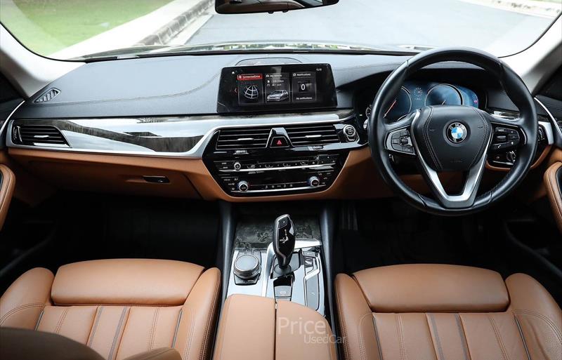ขายรถเก๋งมือสอง-bmw-บีเอ็มดับบลิว-520d-ห้าสองศูนย์ดี-รถปี2017-รหัส86078-cd6de09e.jpg ขายรถเก๋งมือสอง-bmw-บีเอ็มดับบลิว-520d-ห้าสองศูนย์ดี-รถปี2017-รหัส86078-cd6de09e.jpg