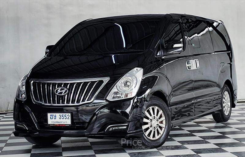 รถตู้มือสอง HYUNDAI H-1 รถปี 2015