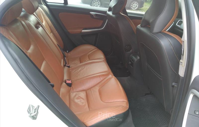ขายรถเก๋งมือสอง-volvo-วอลโว่-รถปี2015-รหัส86718-c52a2323.jpg ขายรถเก๋งมือสอง-volvo-วอลโว่-รถปี2015-รหัส86718-c52a2323.jpg