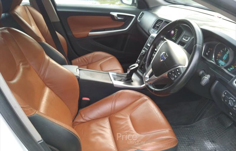 ขายรถเก๋งมือสอง-volvo-วอลโว่-รถปี2015-รหัส87025-eb9cdcb8.jpg ขายรถเก๋งมือสอง-volvo-วอลโว่-รถปี2015-รหัส87025-eb9cdcb8.jpg