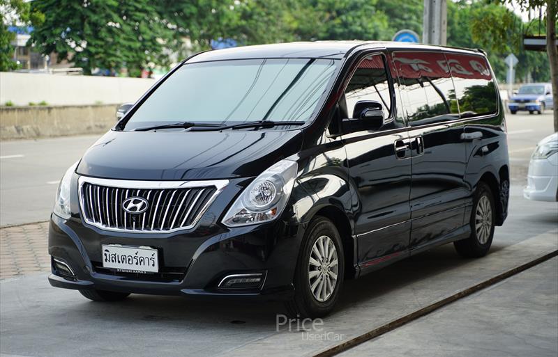 รถตู้มือสอง HYUNDAI H-1 รถปี 2016