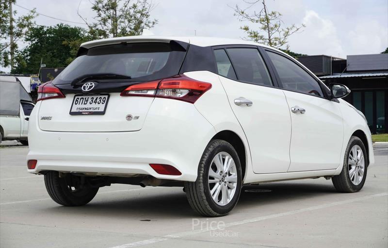 ขายรถเก๋งมือสอง-toyota-โตโยต้า-รถปี2017-รหัส87386-7154cd9c.jpg ขายรถเก๋งมือสอง-toyota-โตโยต้า-รถปี2017-รหัส87386-7154cd9c.jpg