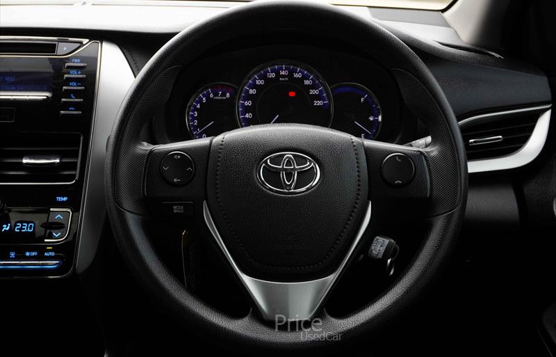 ขายรถเก๋งมือสอง-toyota-โตโยต้า-รถปี2017-รหัส87484-01e056f7.jpg ขายรถเก๋งมือสอง-toyota-โตโยต้า-รถปี2017-รหัส87484-01e056f7.jpg