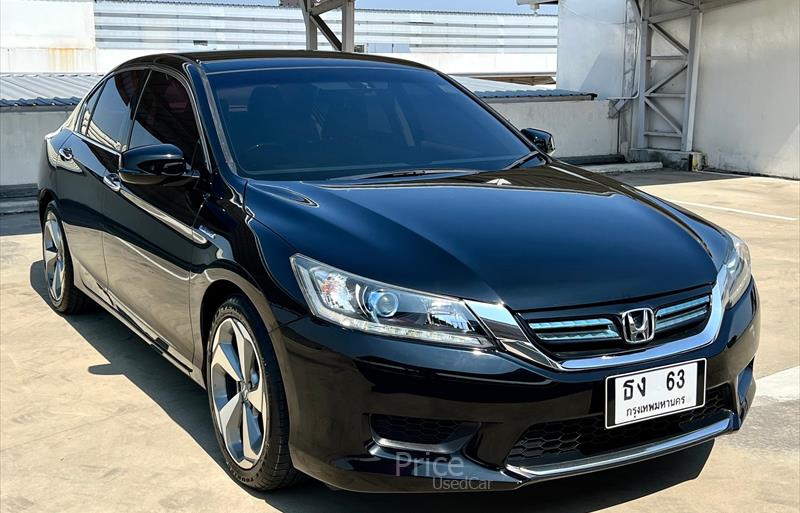 รถเก๋งมือสอง HONDA ACCORD รถปี 2015