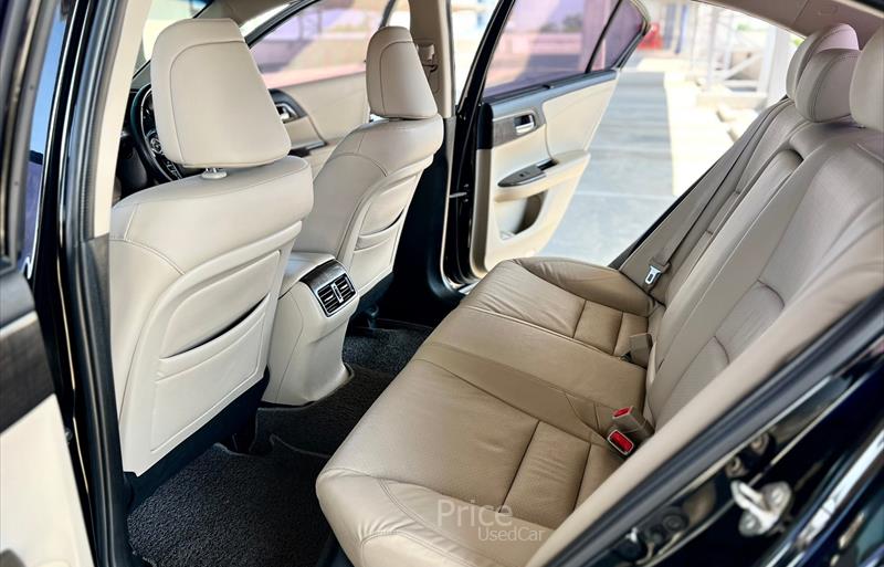 ขายรถเก๋งมือสอง-honda-ฮอนด้า-รถปี2015-รหัส87577-f8ead628.jpg ขายรถเก๋งมือสอง-honda-ฮอนด้า-รถปี2015-รหัส87577-f8ead628.jpg