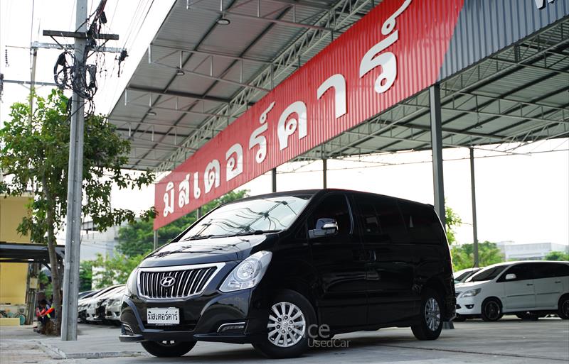 รถตู้มือสอง HYUNDAI H-1 รถปี 2016