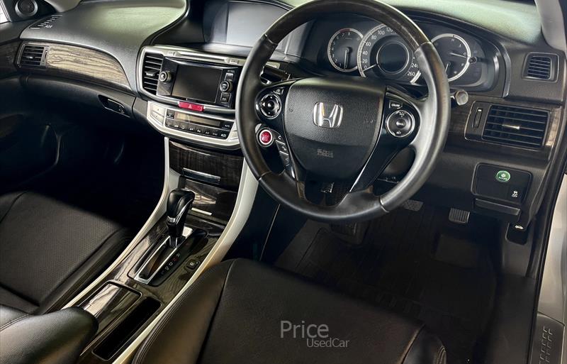 ขายรถเก๋งมือสอง-honda-ฮอนด้า-รถปี2013-รหัส88009-63beb7f7.jpg ขายรถเก๋งมือสอง-honda-ฮอนด้า-รถปี2013-รหัส88009-63beb7f7.jpg